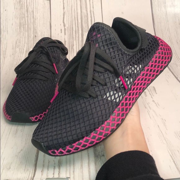 deerupt shock pink